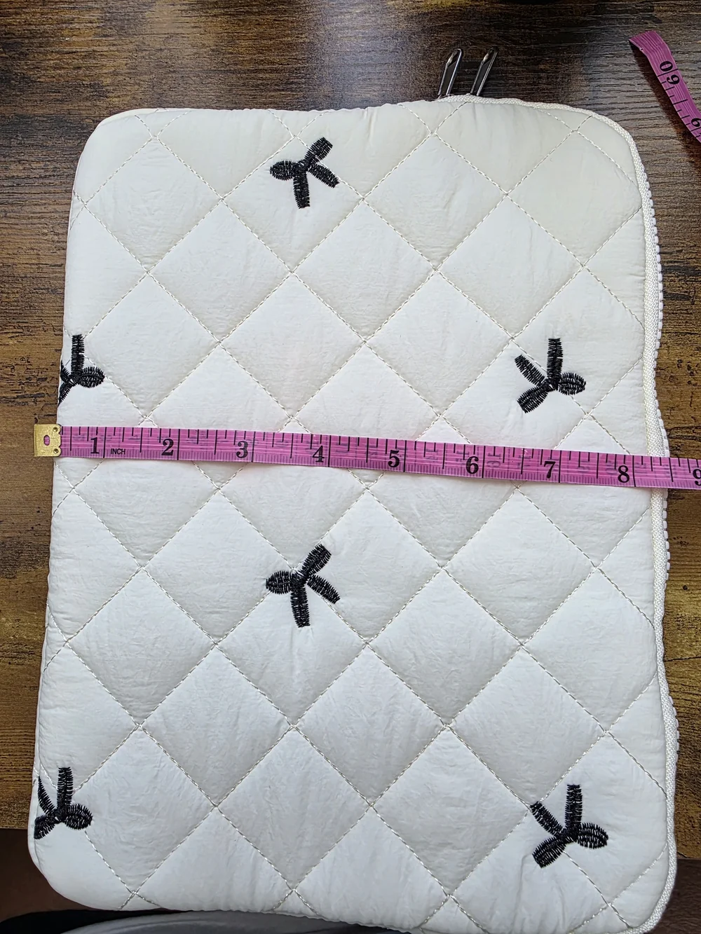Amazon White Quilted Tablet Sleeve with Black Bow Accents
